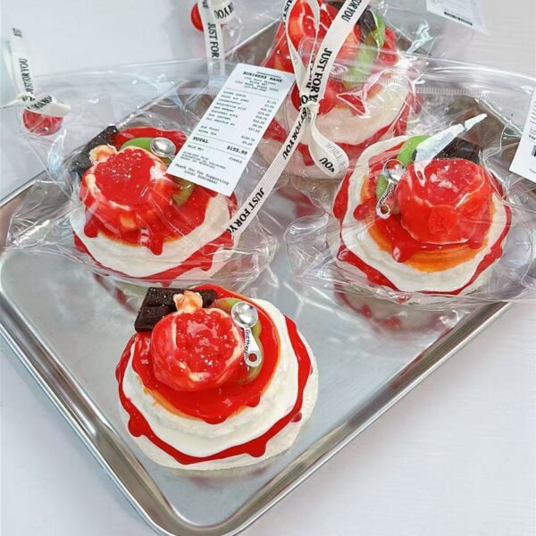 43【멀티 레이어 케이크 시리즈】모방 식품 스퀴시 슬라임, 식품급 실리콘 소재로 수제 제작한 안전 무독한 스트레스 해소 장난감입니다. 손 근육 단련하고 정신적 스트레스를 완화해 드릴 뿐만 아니라 세탁 가능하며, 40000원 구매 시 무료 배송해 드립니다.